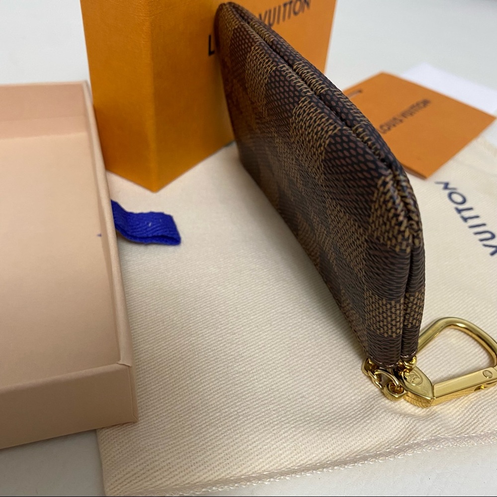 Louis Vuitton Damier Ebene Key Pouch - Picture 10 of 15